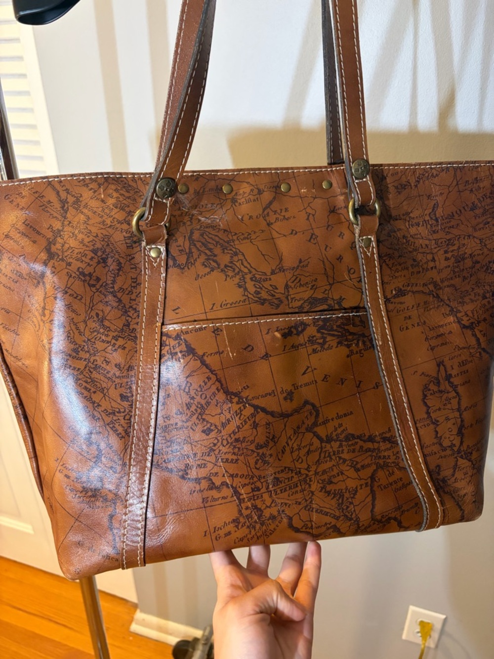 Large EUC Patricia Nash Tan Leather Map-Print Studded Tote - Picture 2 of 10